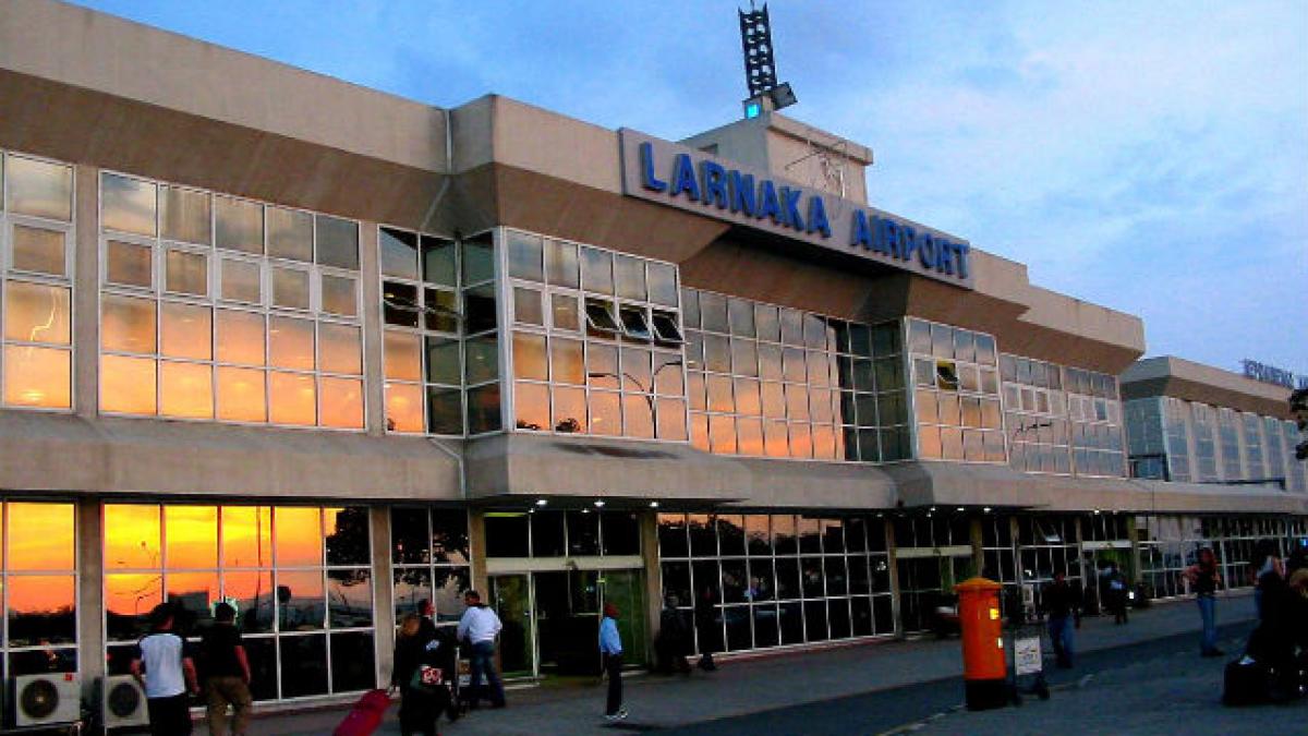 Alertă cu bombă pe aeroportul din Larnaca, în ajunul sosirii vicepreşedintelui SUA, Joe Biden