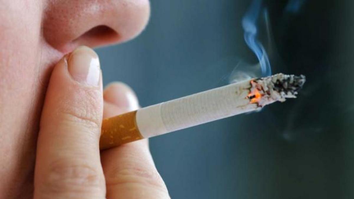 Adolescenţii români încep să bea la 13 ani, să fumeze la 14 ani şi să se drogheze la 15 ani