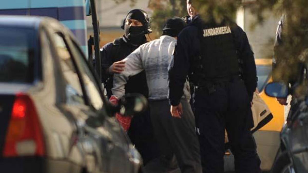 29 de percheziţii la traficanţii de tutun din Capitală şi alte trei judeţe