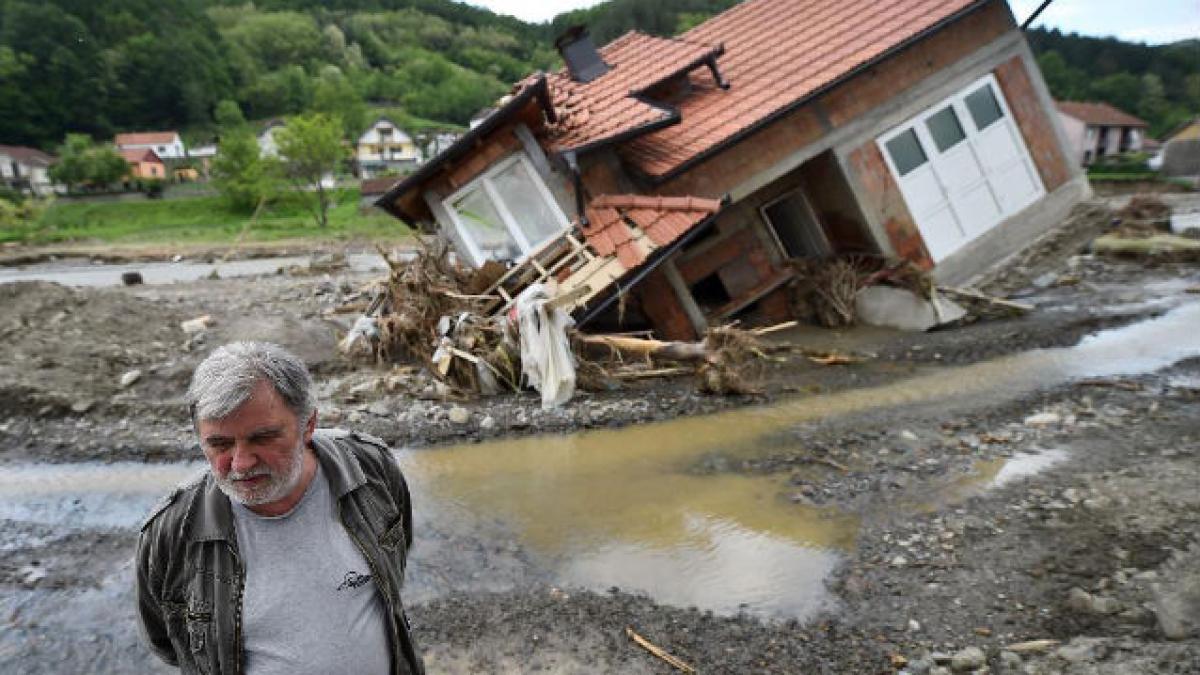 Pagubele provocate de inundaţii în Bosnia şi Serbia, evaluate la peste trei miliarde de euro