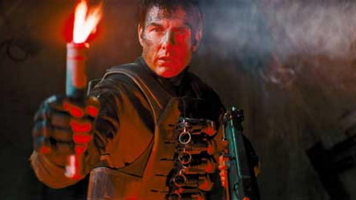 Edge of Tomorow: un fel de “Ziua Cârtiţei”, cu Tom Cruise