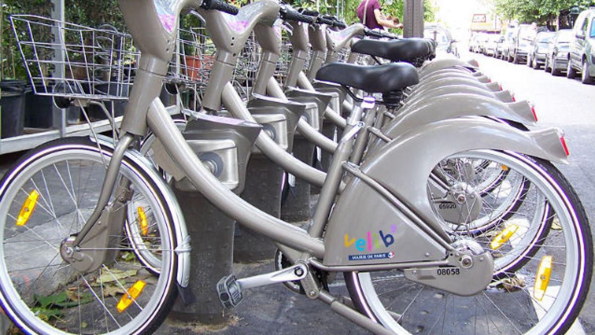 Francezii sunt plătiţi pentru a merge cu bicicleta la muncă