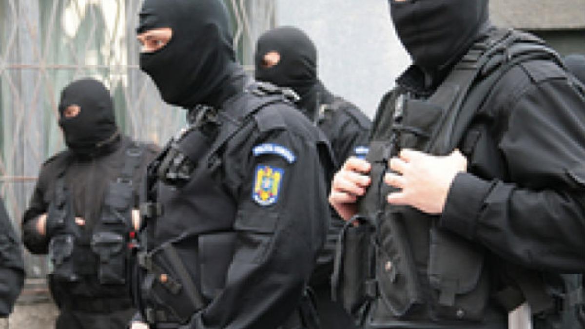 Percheziţii în trei judeţe în căutarea mai multor suspecţi de evaziune fiscală