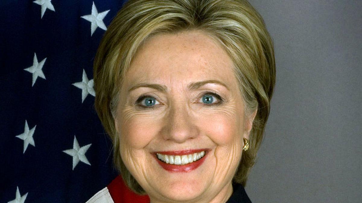 Hillary Clinton a lăsat în urmă scandalul Lewinsky şi va decide în câteva luni dacă va candida la prezidenţiale