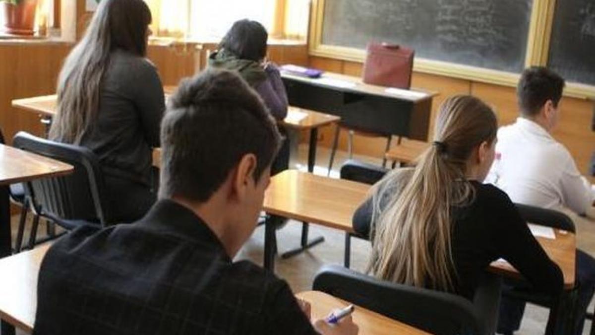 Elevii de clasa a VI-a susțin Evaluarea Naţională, proba de Matematică şi Ştiinţe ale naturii. Vezi MODELE de SUBIECTE