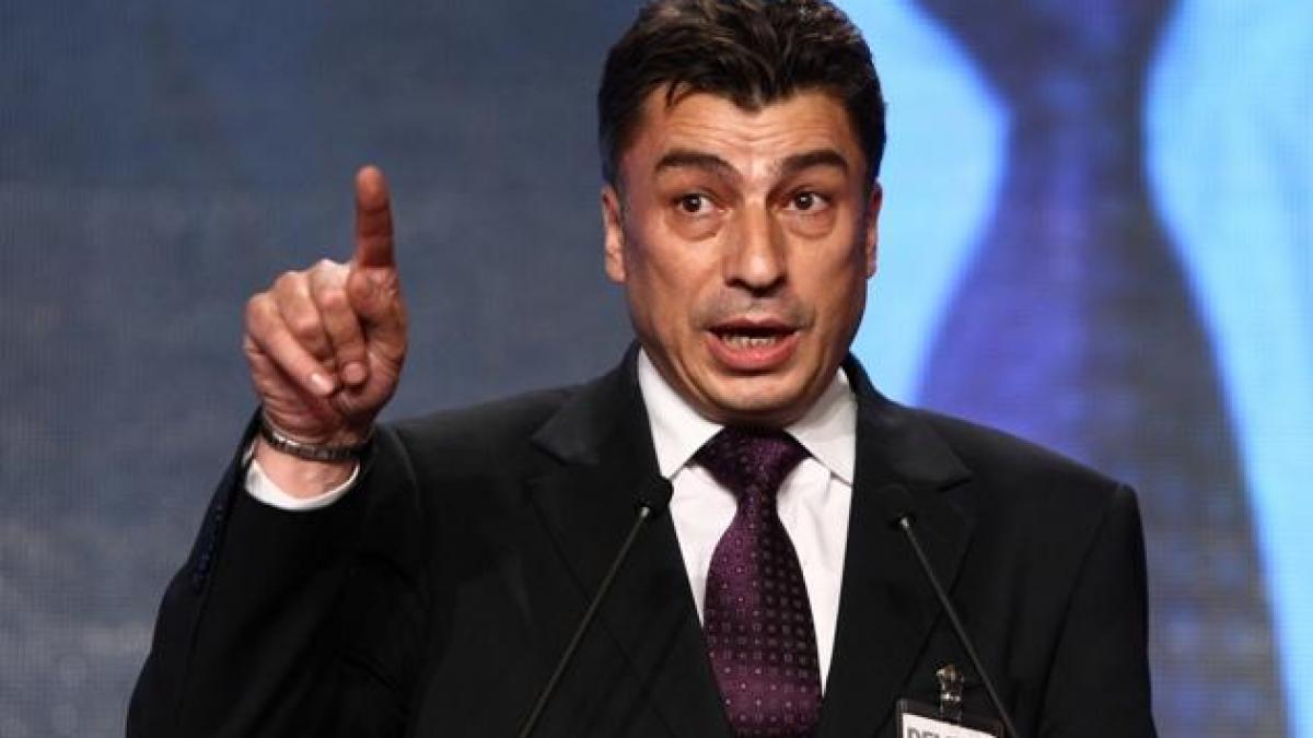 Şi Gelu Vişan se retrage în faţa farmecelor Elenei