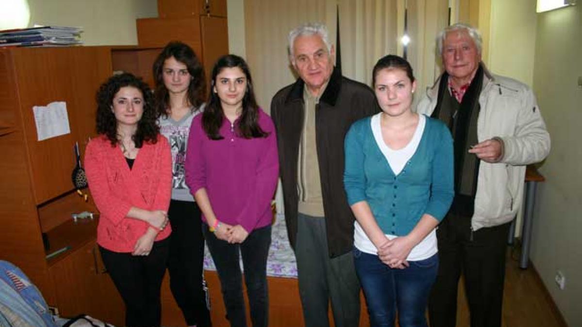 Povestea copiilor geniali descoperiţi la ţară, premianţi în liceele de elită ale Iaşilor