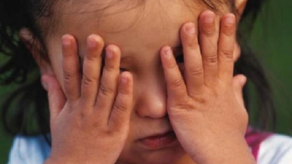 Asistentă maternală, condamnată la 14 ani închisoare pentru maltratarea a doi copii