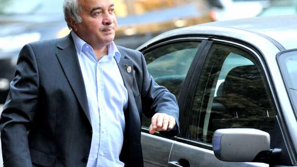 Adrian Rădulescu, intermediarul lui Băsescu în afacerea Nana: „Am învăţat poporul prost. I-am învăţat milogi şi cerşetori şi nu fac nimic fără bani. Sunt mai răi, ca o armată de mercenari“ 