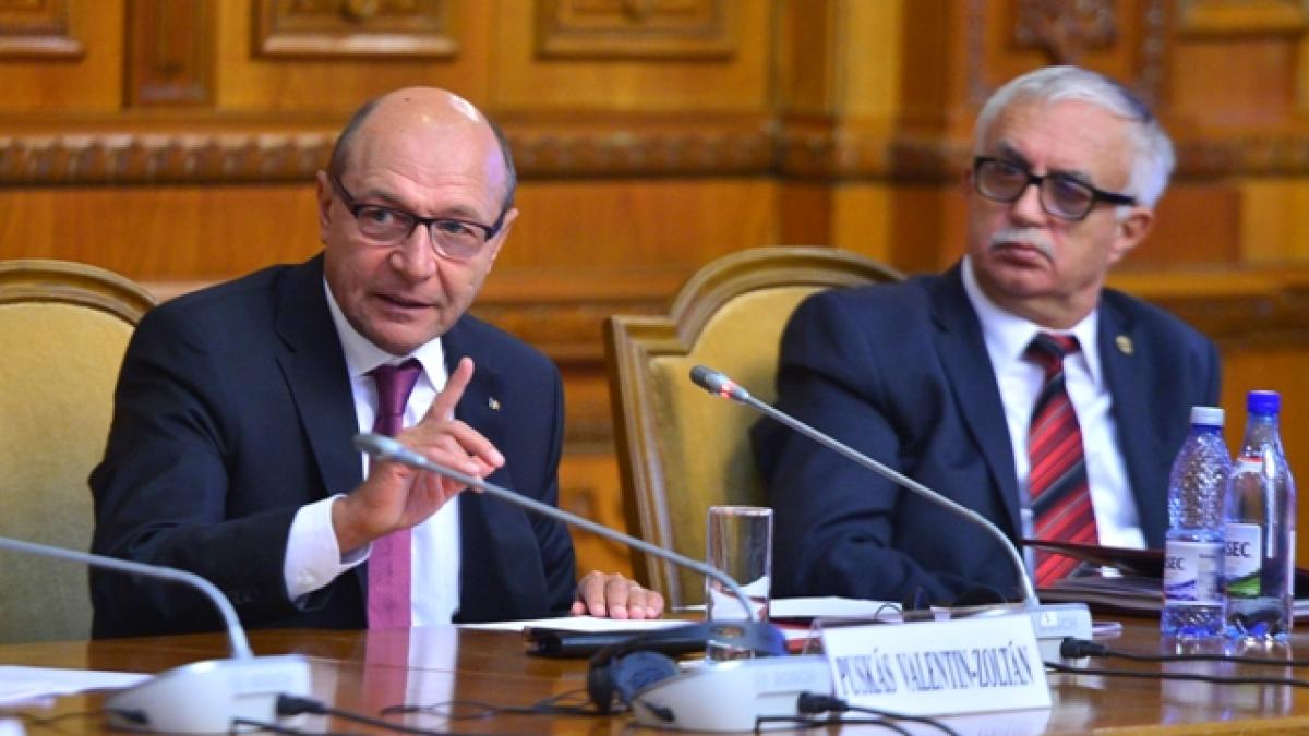 Curtea Supremă cere CCR să se pronunţe cu privirea la imunitatea preşedintelui Traian Băsescu