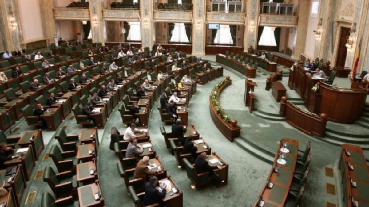 Reducerea CAS, adoptată de Senat. Proiectul va fi înaintat Camerei Deputaţilor