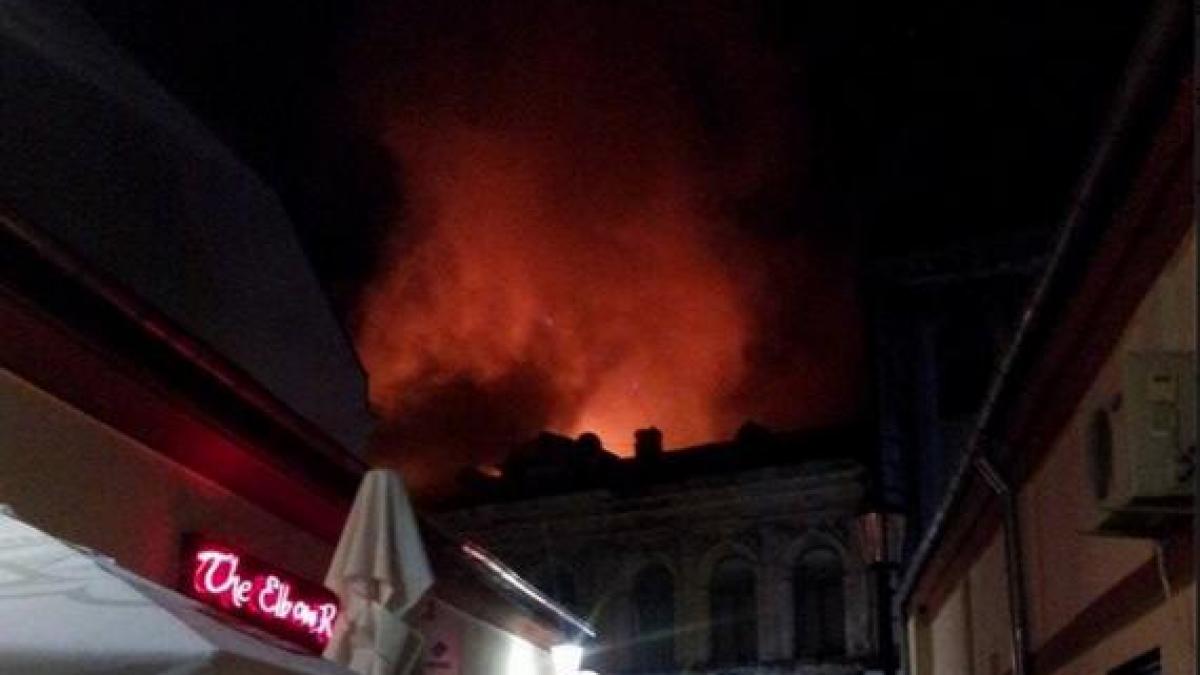 Patronul unui club din Centrul Vechi, acuzat că şi-a ucis managerul. Bărbatul ar fi dat foc clădirii ca să ascundă crima