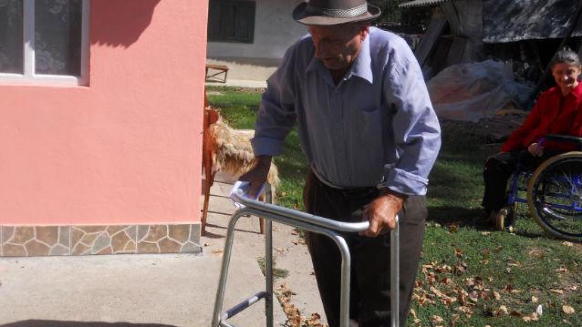 „Însoţitor” pe tren, pentru persoanele cu handicap. Ce trebuie să ceri dacă ai nevoi speciale