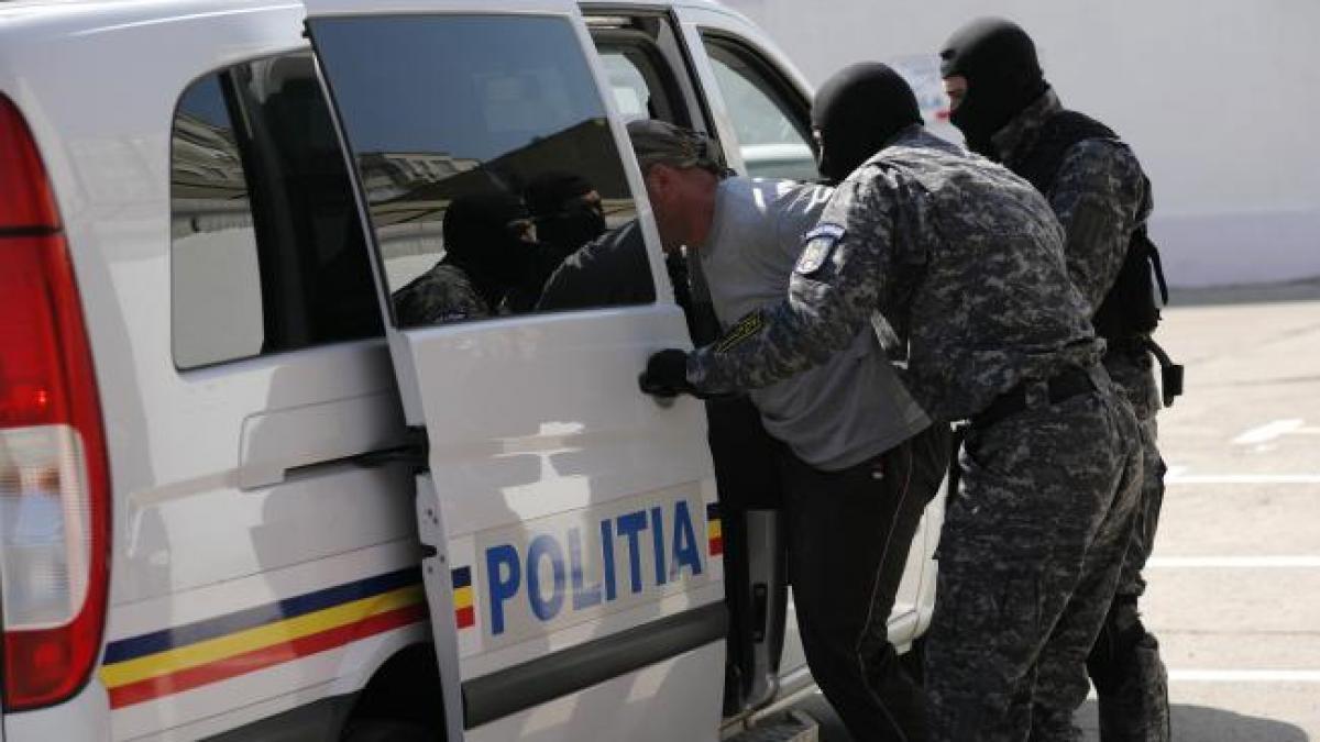 Vama Borş: Bilete la LOTO şi ALIMENTE, şpagă pentru intrarea în România
