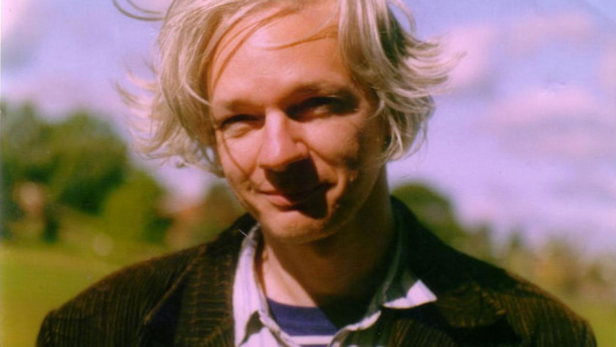 Ordinul de arestare pe numele lui Julian Assange rămâne valabil, a decis un tribunal suedez