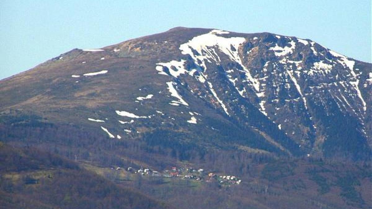 Noi trasee turistice în masivul Vâlcan