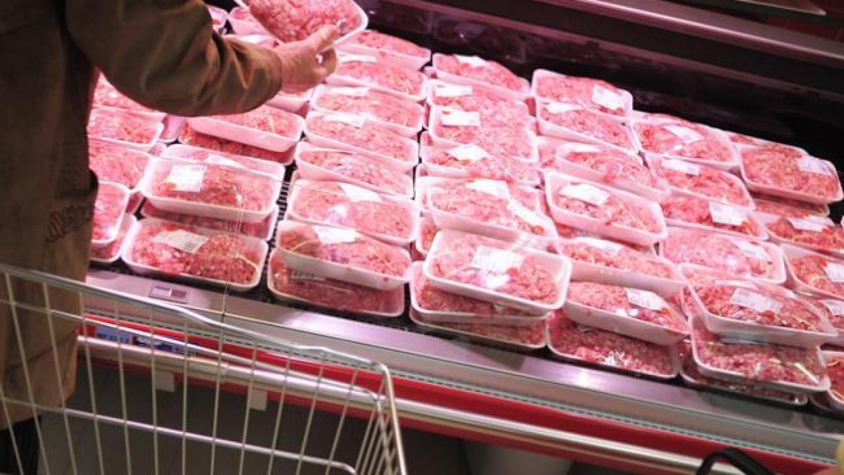 Cum justifică Rusia SUSPENDAREA importurilor de CARNE din România