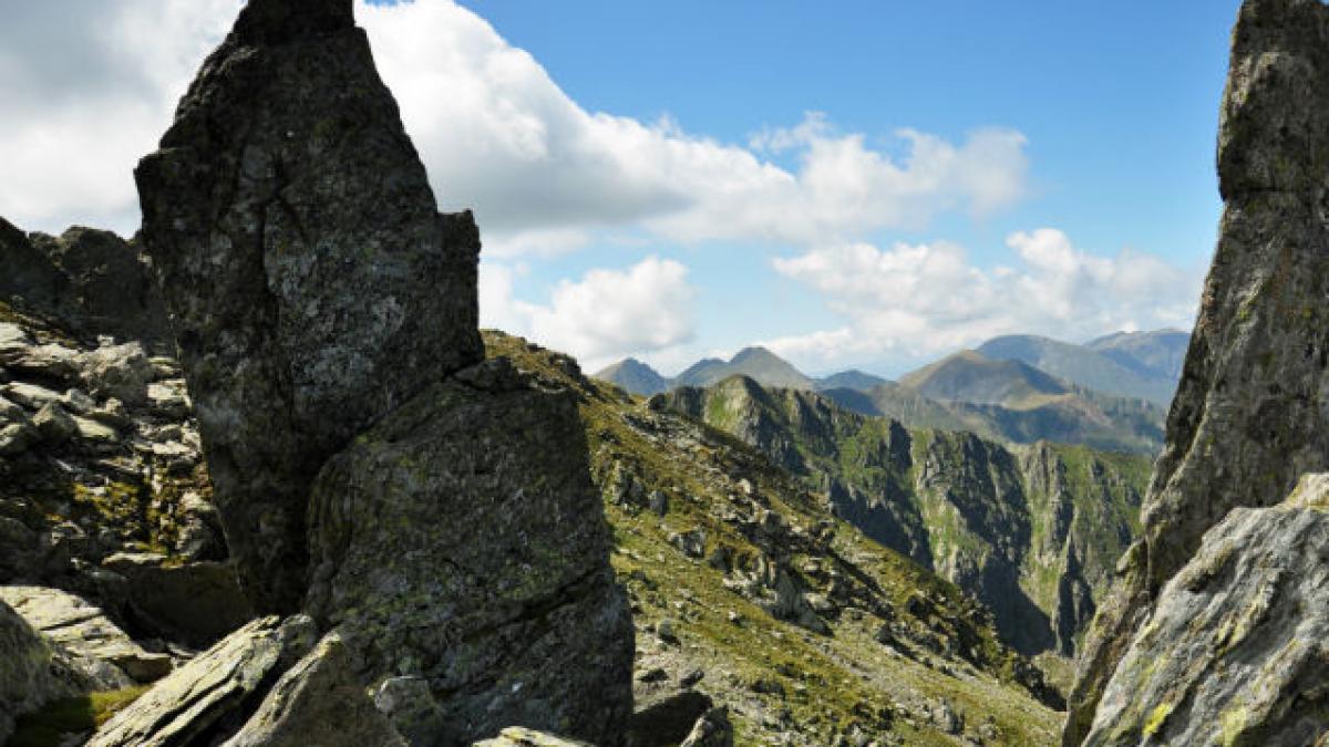 Turist salvat cu ajutorul elicopterului SMURD, din Munţii Făgăraşului