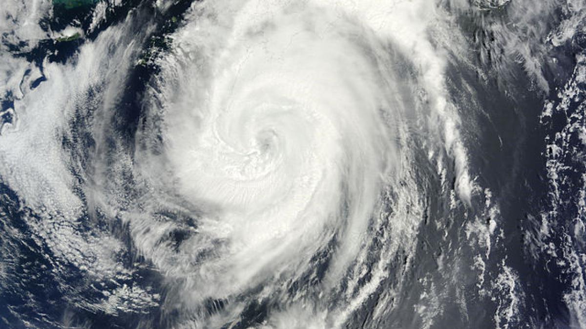 Japonia evacuează PESTE 1.000.000 de PERSOANE din calea taifunului Halong