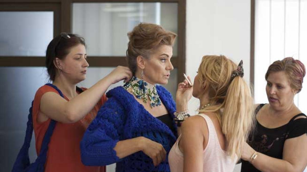 “Zestrea sau Albastru de Voroneţ”, o nouă colecţie Liza Panait 