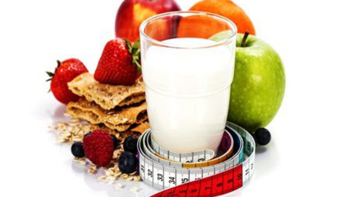 Slăbești 2 kilograme în 3 zile! Cum ții dieta de detoxifiere cu fructe și lapte?