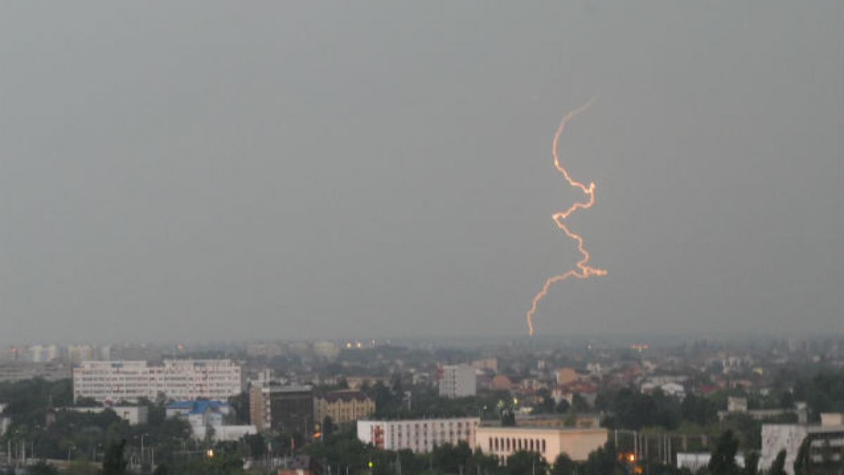 Cod galben de instabilitate atmosferică pentru Bucureşti, până la ora 19:30