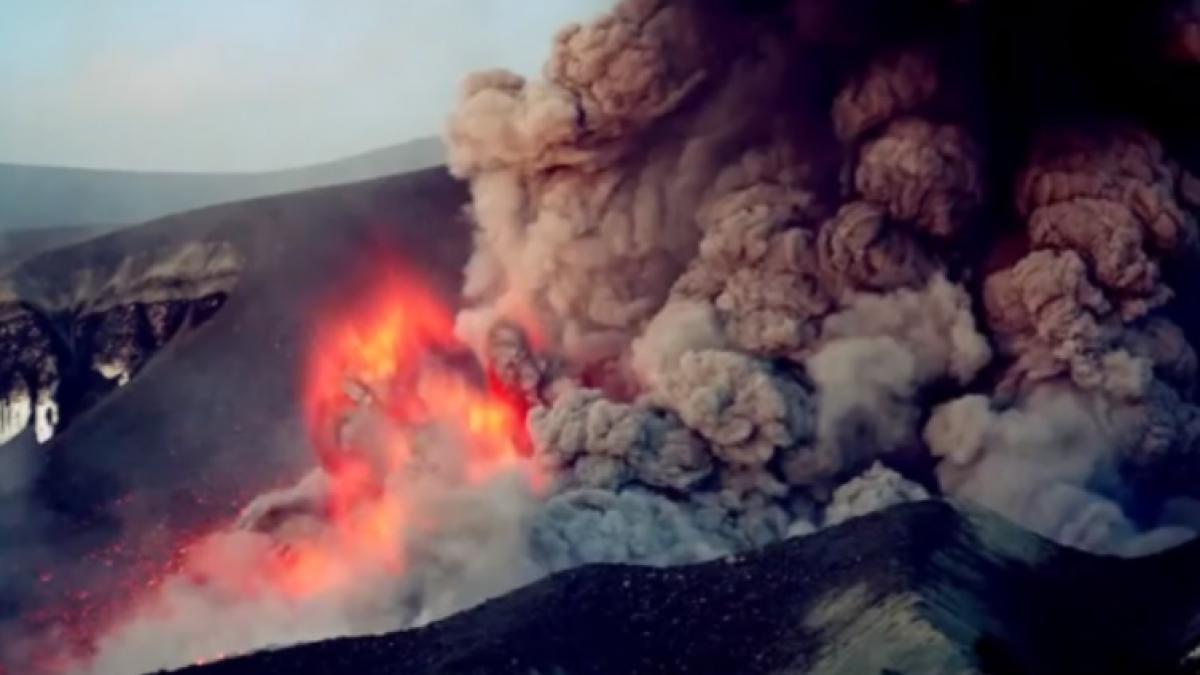 Vulcanul Bardarbunga din Islanda a ERUPT! Traficul aerian în zonă a fost interzis (VIDEO)