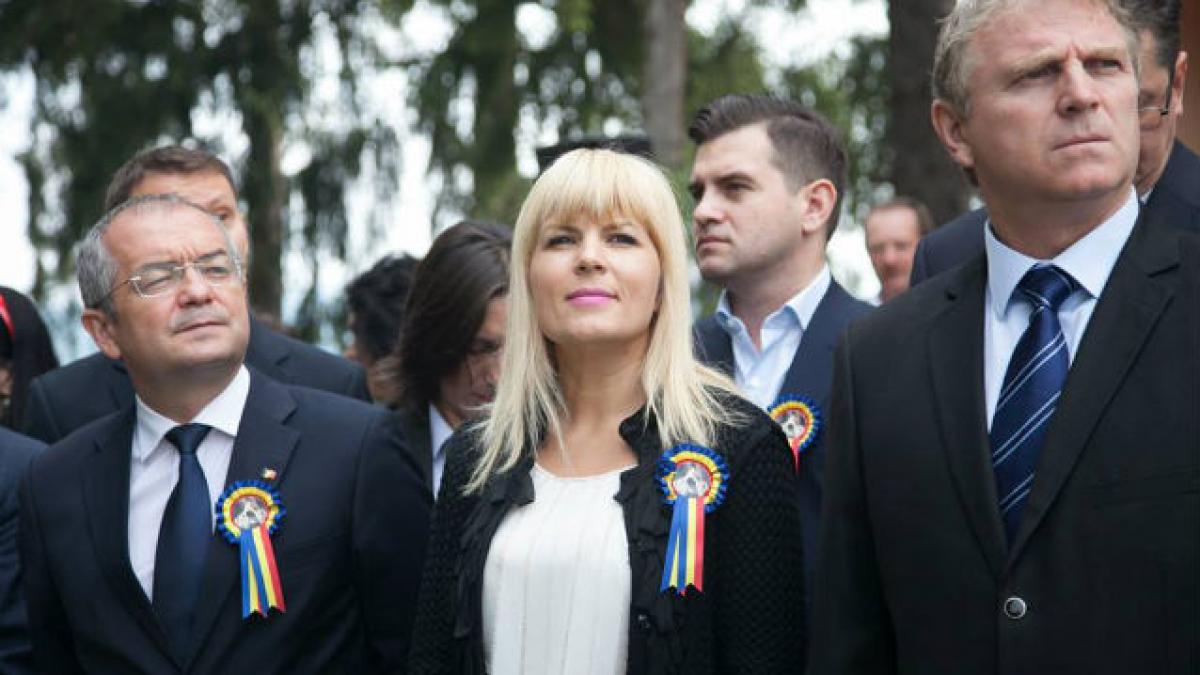 Udrea, la Ţebea: "E nevoie de lideri care să aibă românismul şi naţionalismul în suflet". O parte din public a huiduit-o
