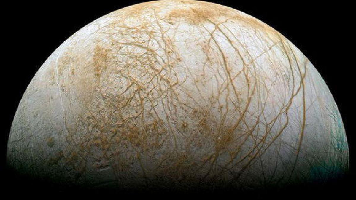 Satelitul lui Jupiter, Europa, are activitate tectonică, sugerează datele obţinute de NASA