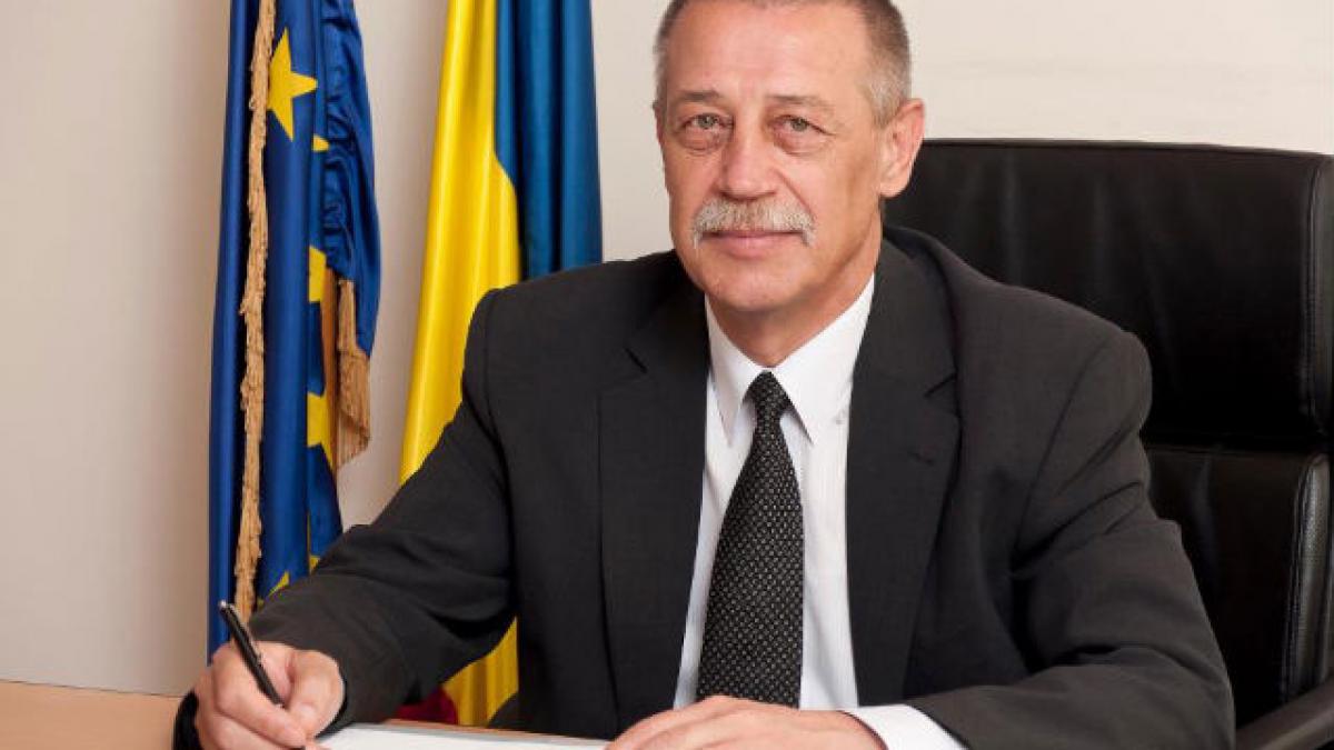 Primarul din Mediaş şi mai mulţi consilieri locali, trimişi în judecată de DNA