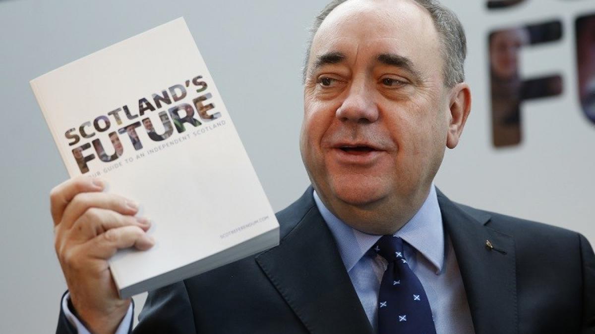 Premierul scoţian Alex Salmond demisionează din toate funcţiile
