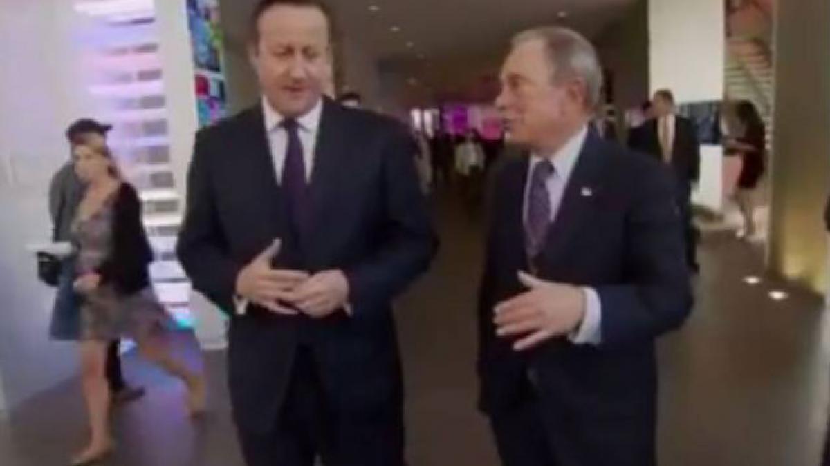 Conversaţie privată a lui David Cameron, surprinsă pe cameră. Cum a descris reacţia reginei la vestea că Scoţia rămâne în Marea Britanie