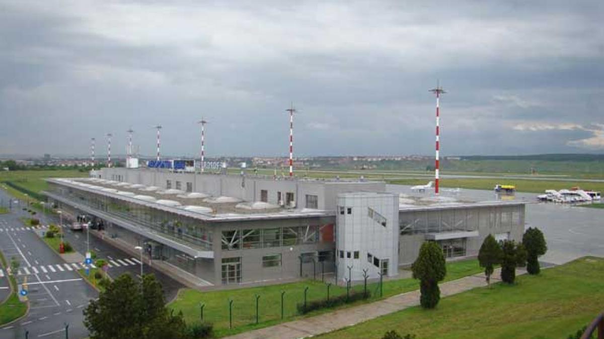 Iohannis. Cum a înghiţit aeroportul din Sibiu 100 de milioane de euro, şi nu este încă gata!
