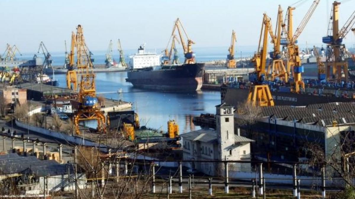 CCR: Legea de transmitere gratuită de acţiuni la Portul Constanţa către Consiliul local Constanţa, neconstituţională