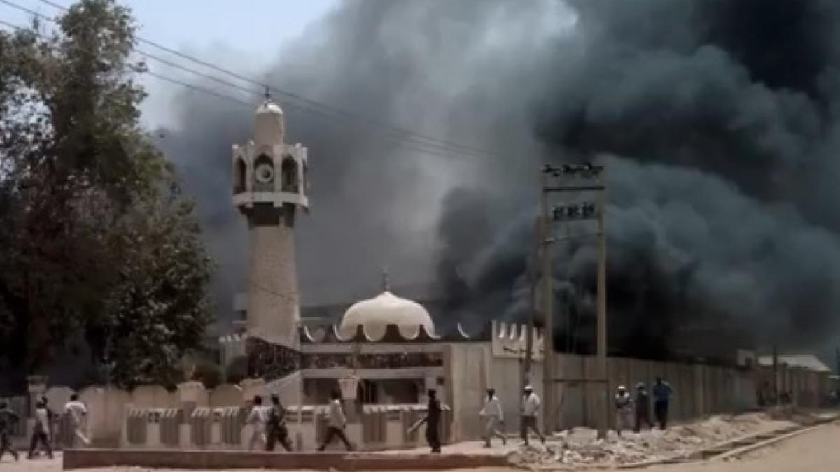 video atentat asupra marii moschei din kano primul bilan indica 92 de mor i i 160 de rani i