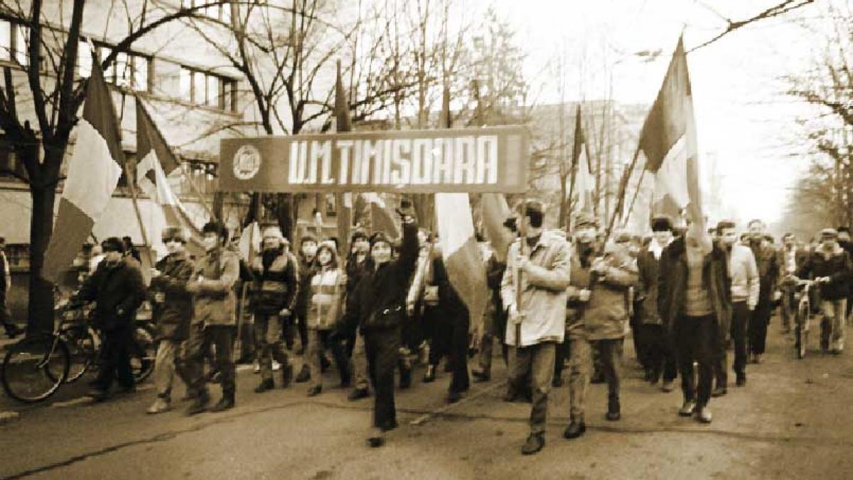 DECEMBRIE 1989. "Tată, noi suntem copii, ce să ne facă nouă?"