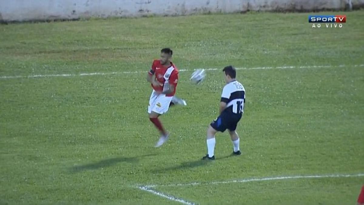 Rar ţi-e dat să vezi aşa ceva! Starul brazilian Neymar, SPECTACOL FABULOS pe ploaie torenţială (VIDEO)