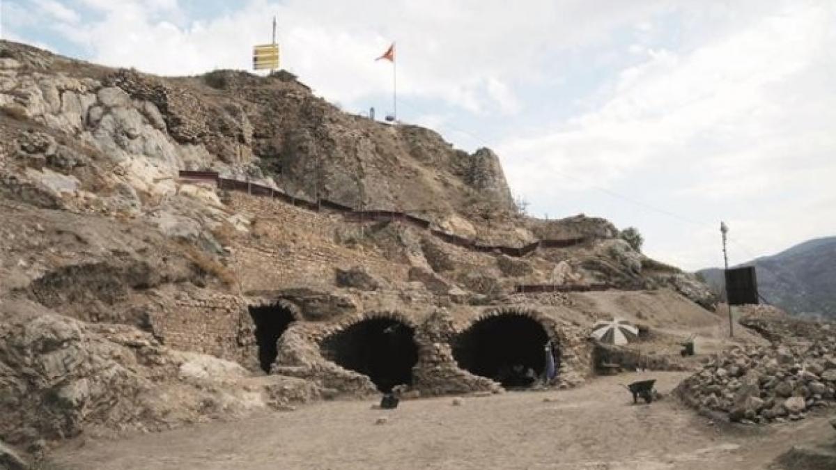 Turcii vor scoate bani din închisoarea lui DRACULA!