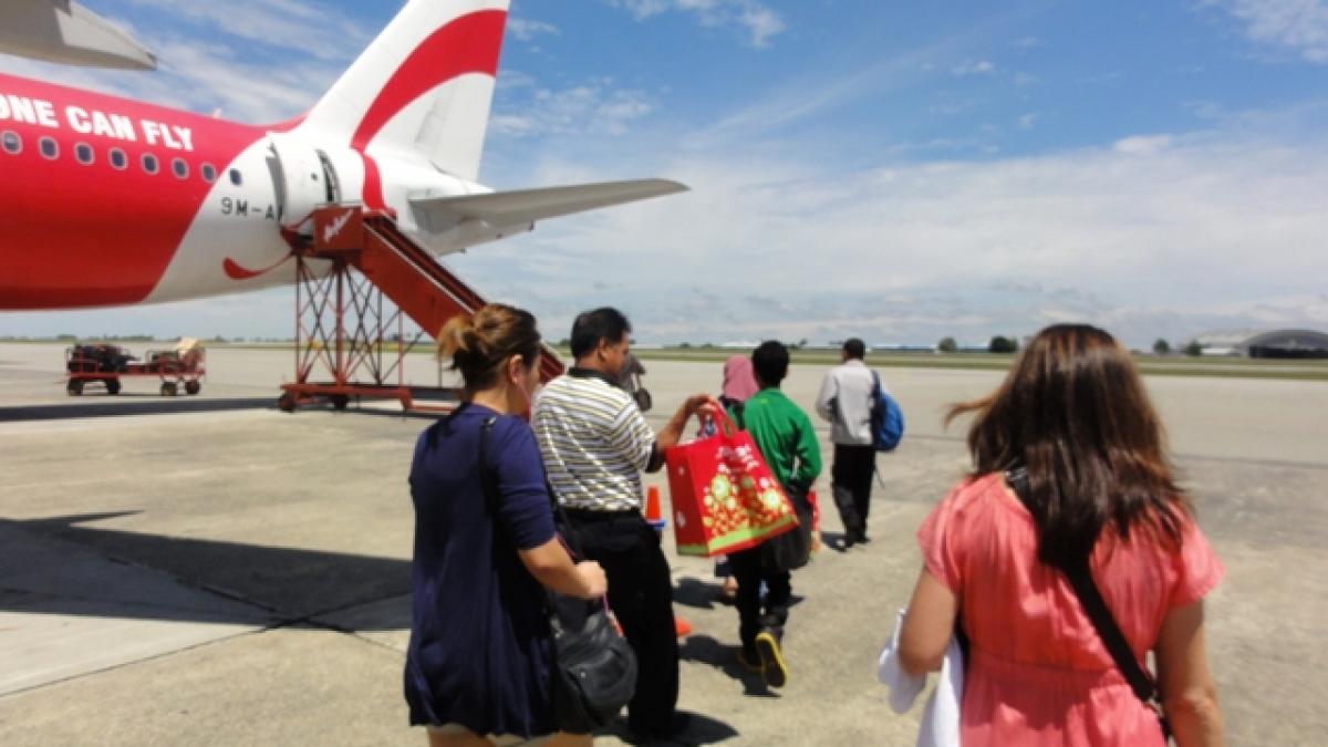 Detalii șocante despre zborul QZ8501, dispărut cu 162 de persoane la bord. 23 de pasageri NU S-AU ÎMBARCAT!