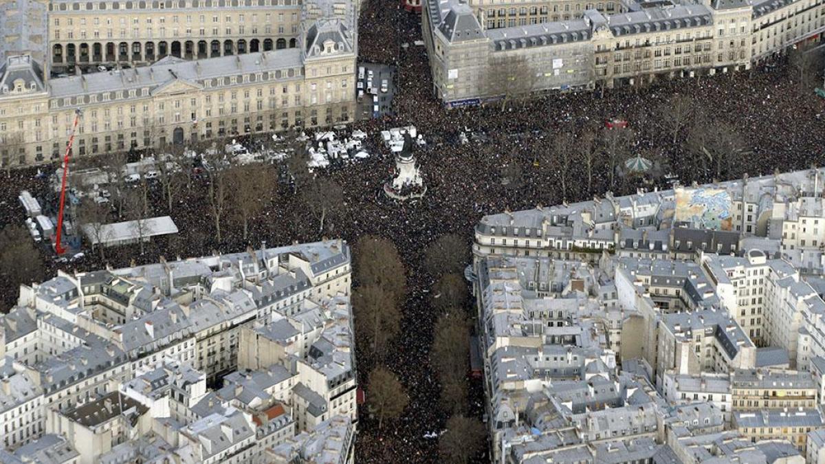 Paris, capitala lumii. Maree umană împotriva terorismului, fără precedent, în Franţa îndoliată