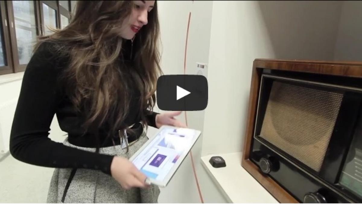 exponatele dintr un muzeu budapestan intra in dialog cu vizitatorii video