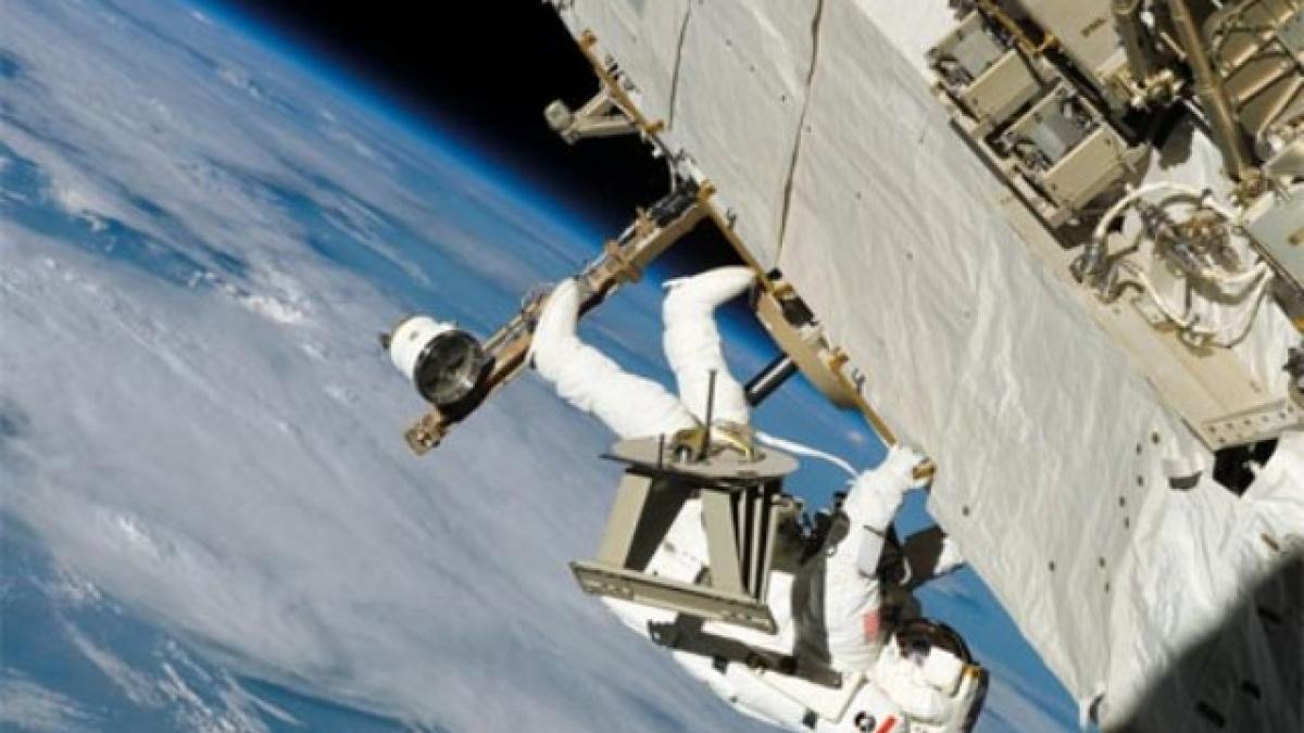 video ozn observat in apropierea sta iei spa iale interna ionale astronau ii ar fi evacuat imediat o parte a navei