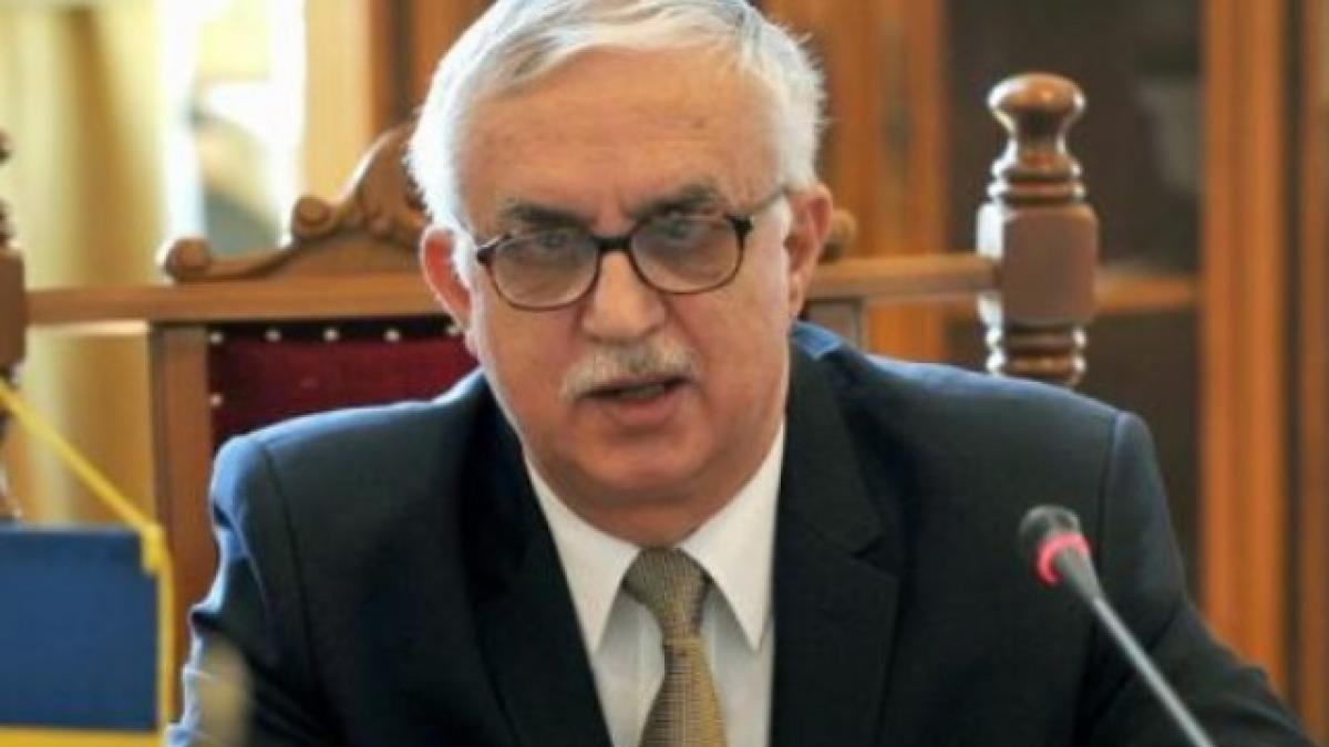Preşedintele CCR, Augustin Zegrean: Oamenii ar trebui să fie mult mai prudenţi când îşi oferă datele personale