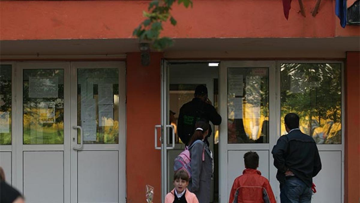 Ministrul Educaţiei: Mai puţine discipline pentru elevi