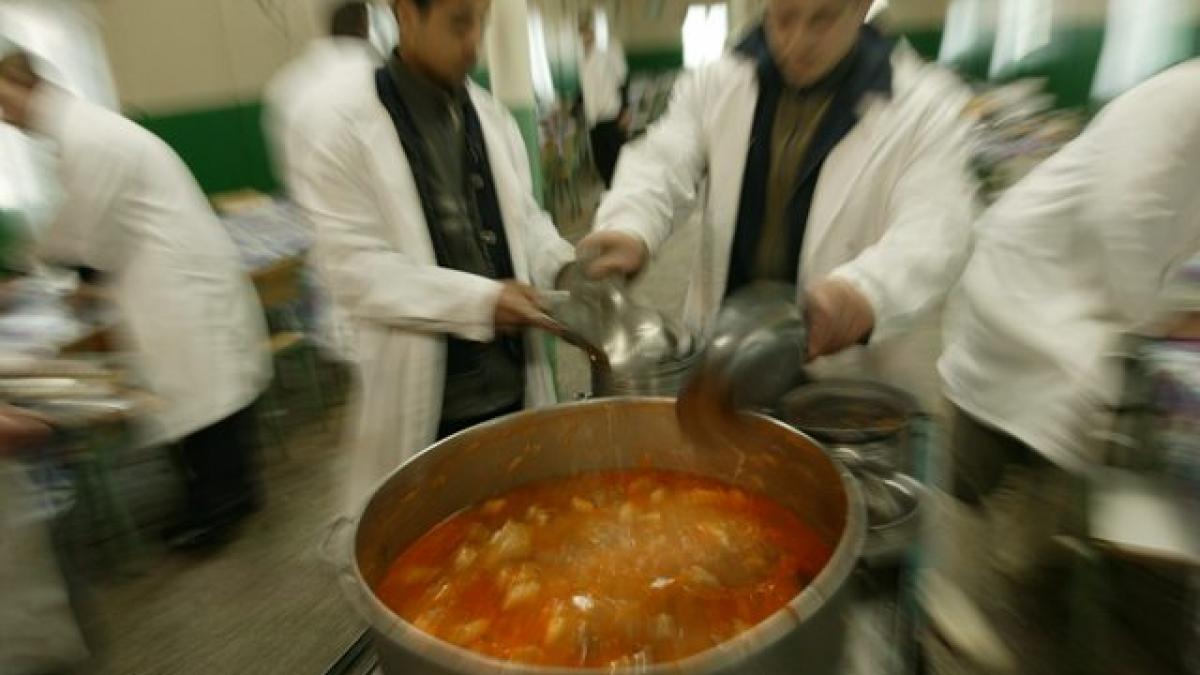 Cărăuşul cancerului în puşcăriile româneşti. O substanţă cancerigenă a lovit în brânza de la penitenciarul Pelendava 