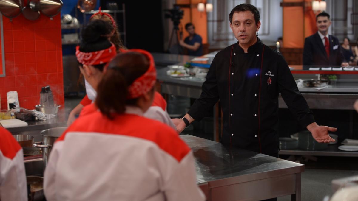 Chef Sorin Bontea, supranumit Vlad Țepeș la ”Hell’s Kitchen – Iadul bucătarilor”
