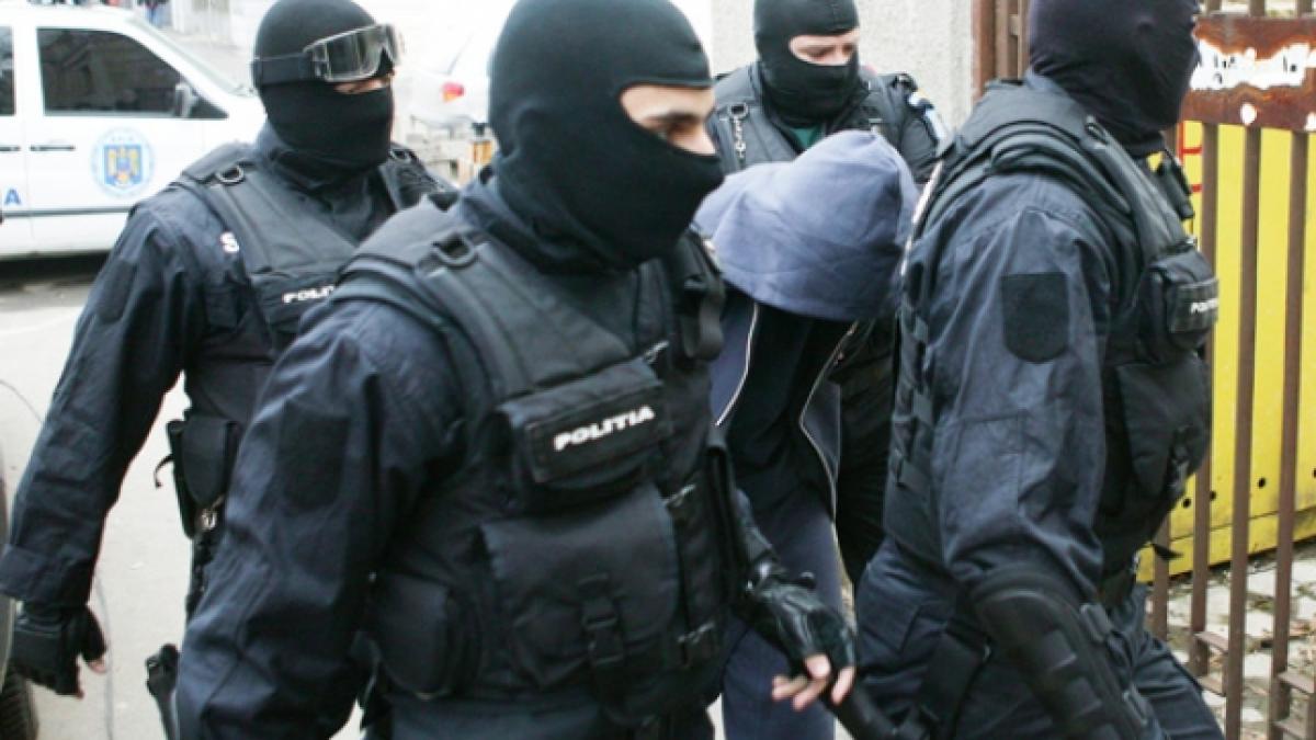 Descinderi DIICOT în Predeal, Ploieşti, Constanţa şi Bucureşti. Procurorii fac percheziţii într-un caz de fraude cu carduri bancare 