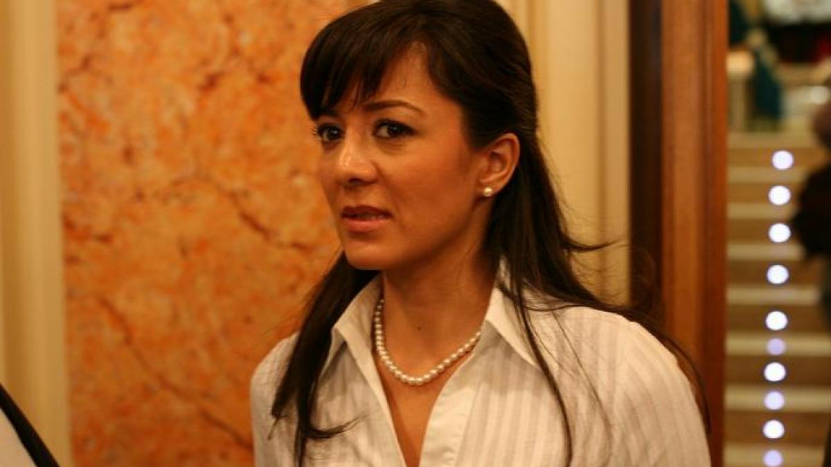 Oana Mizil, audiată la DNA. Iubita lui Marian Vanghelie ar fi efectuat operaţiuni de comerţ incompatibile cu funcţia