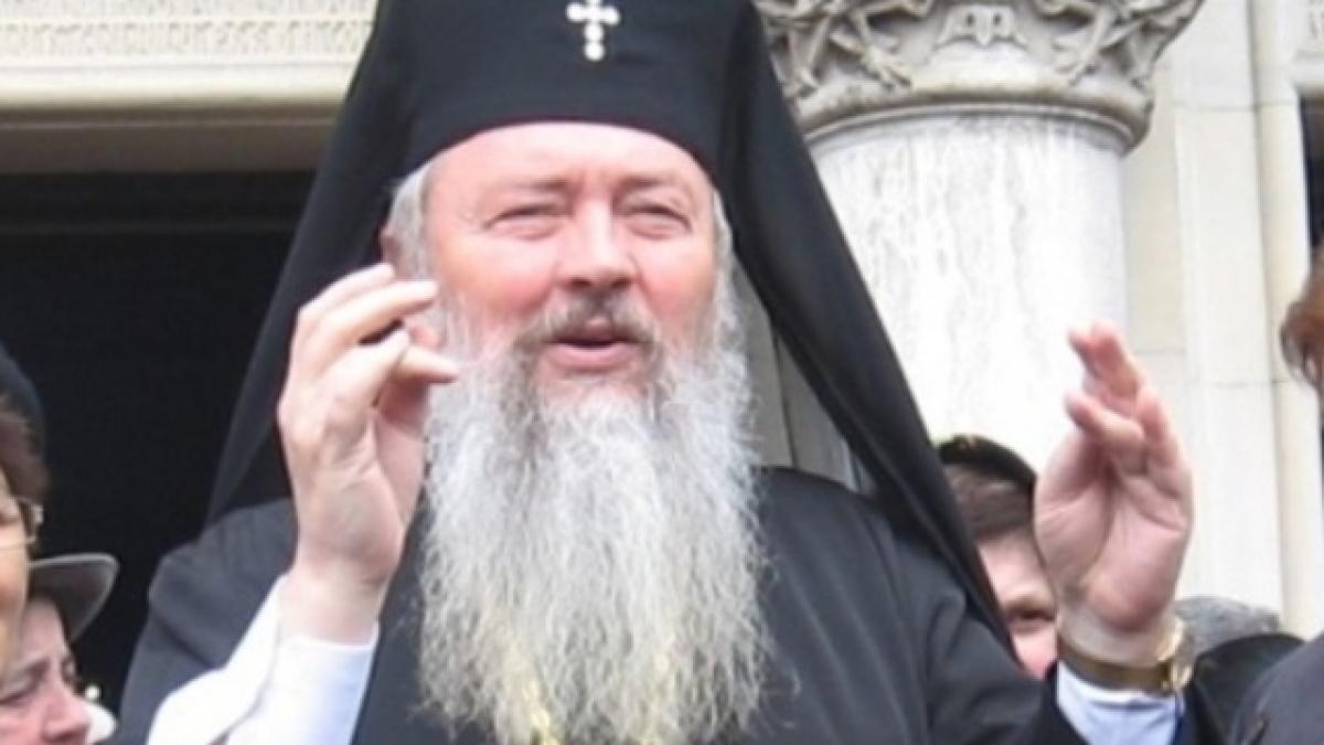 Mitropolitul Clujului: "Fiecare familie tânără să aibă trei copilaşi: unul pentru mamă, unul pentru tată şi unul pentru Biserică şi ţară!"