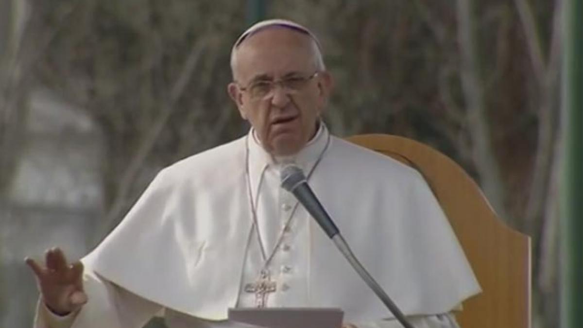 Papa cere mafioților din Napoli să se căiască și să oprească "lacrimile mamelor"